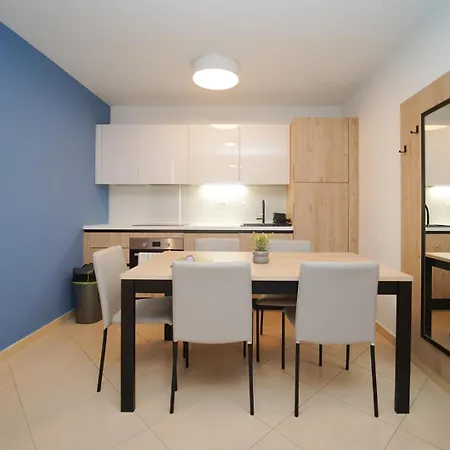 Garden Palace Pool Deluxe Apartment Umag
